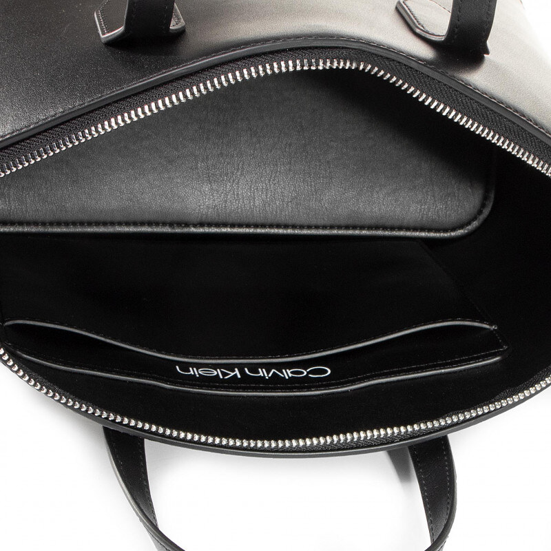 Calvin Klein kabelka K60K60355 černá