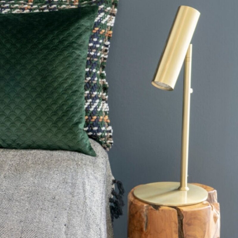 Nordic Living Zlatá kovová stolní lampa Aris