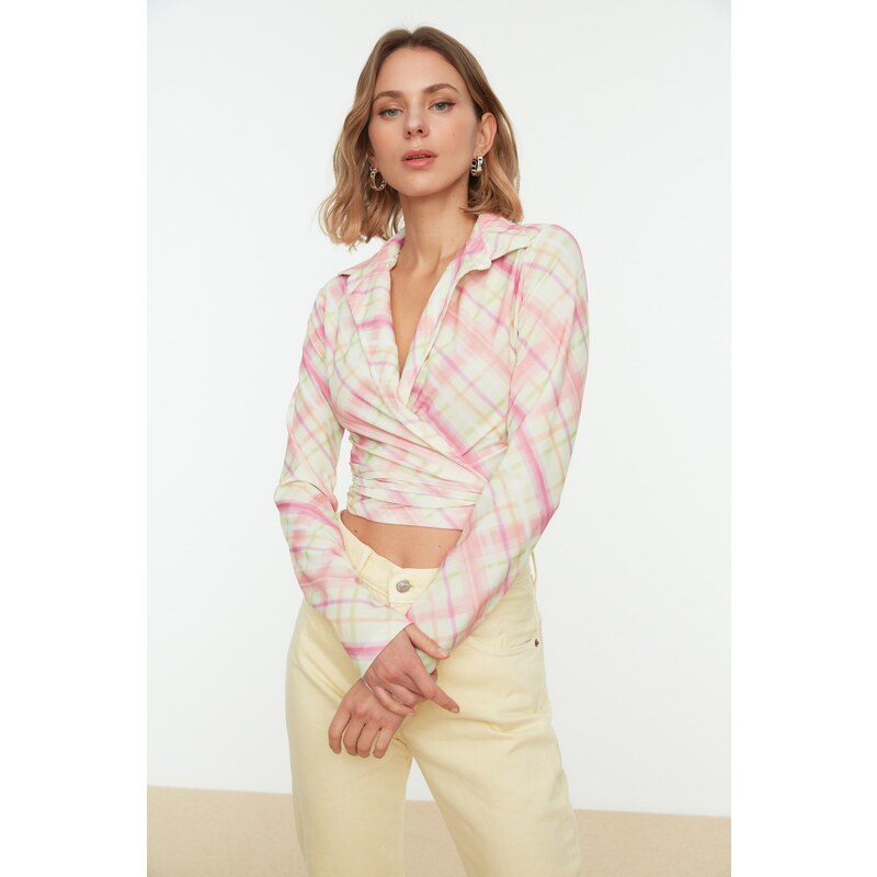 Trendyol Multi-colored Plaid/Check Crepe Knitted Blouse with Double Breasted Collar