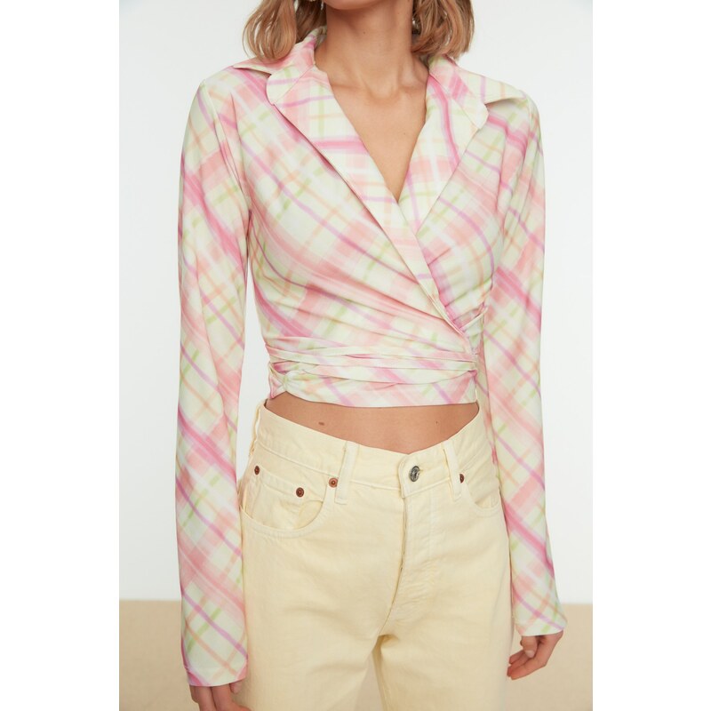 Trendyol Multi-colored Plaid/Check Crepe Knitted Blouse with Double Breasted Collar