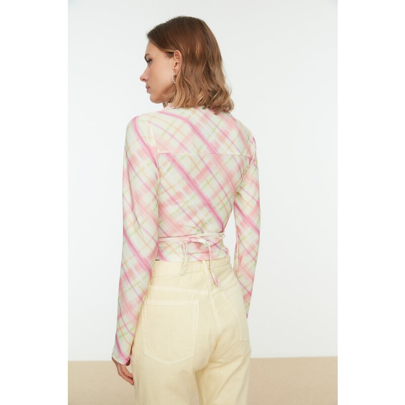 Trendyol Multi-colored Plaid/Check Crepe Knitted Blouse with Double Breasted Collar