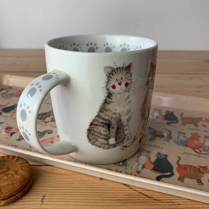 Porcelánový hrnek se třemi kočkami - design Alex Clark