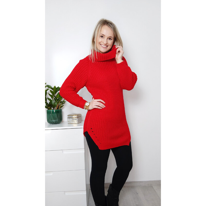 Červený pletený svetr s rolákem