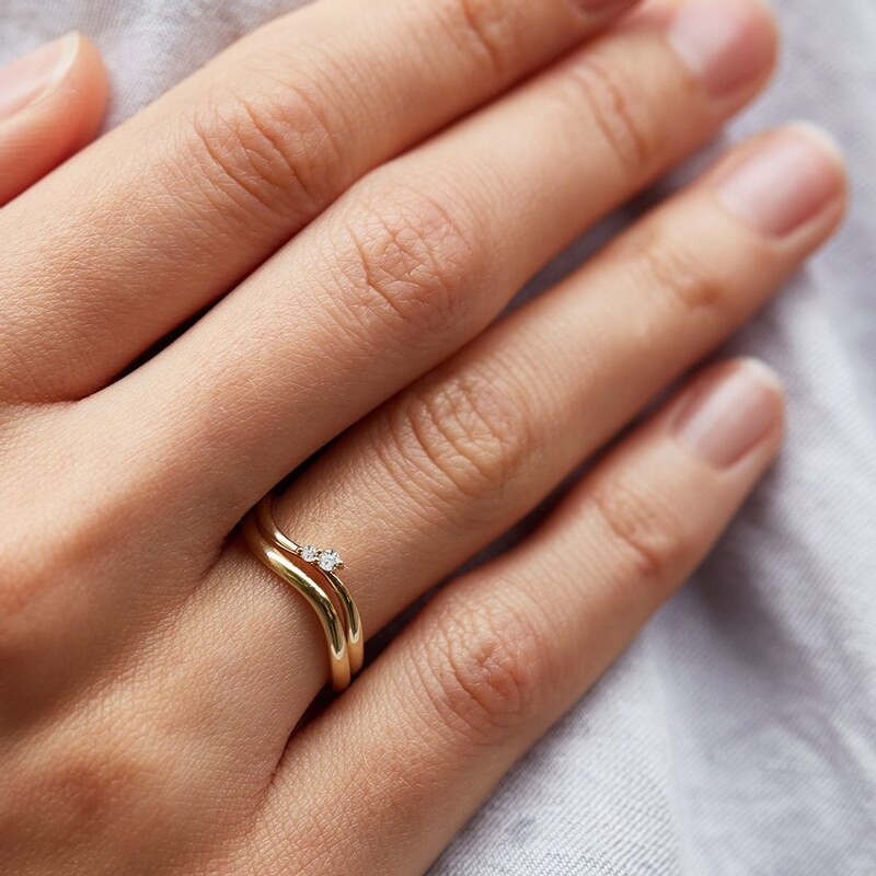 Diamantový prsten waves ze žlutého zlata KLENOTA K0770013