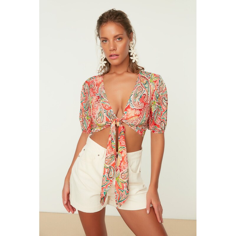 Trendyol Paisley Patterned Viscose Beach Blouse with Crop Tie Detail 115739547