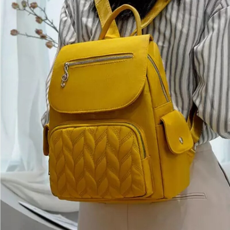 Dámský žlutý elegantní městský batoh