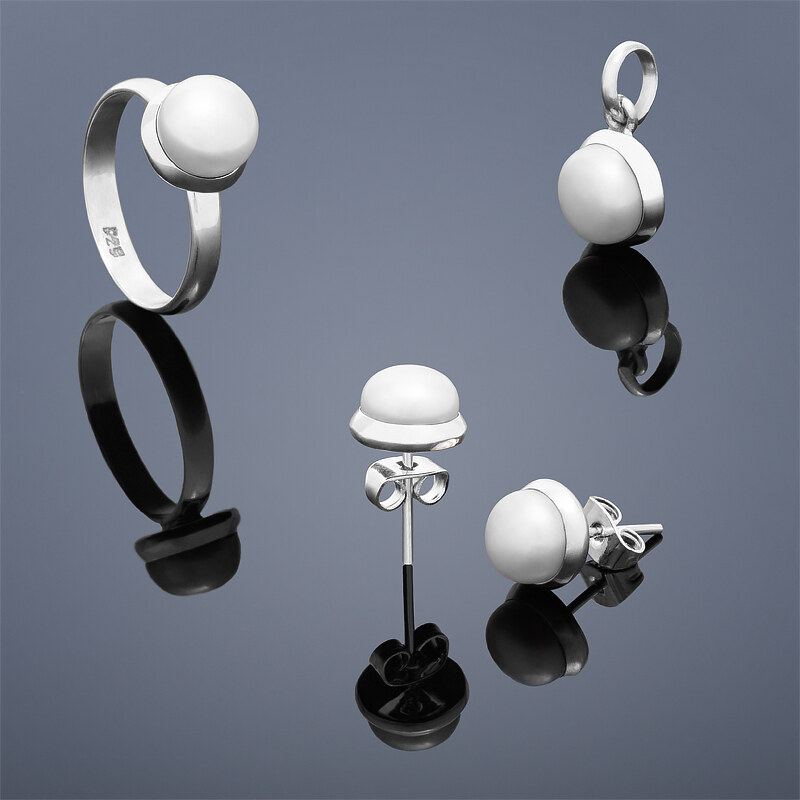 Buka Jewelry Perlová souprava Buka Kecil P (vpichovací náušnice, přívěsek a prsten) – malé bílé perly 819
