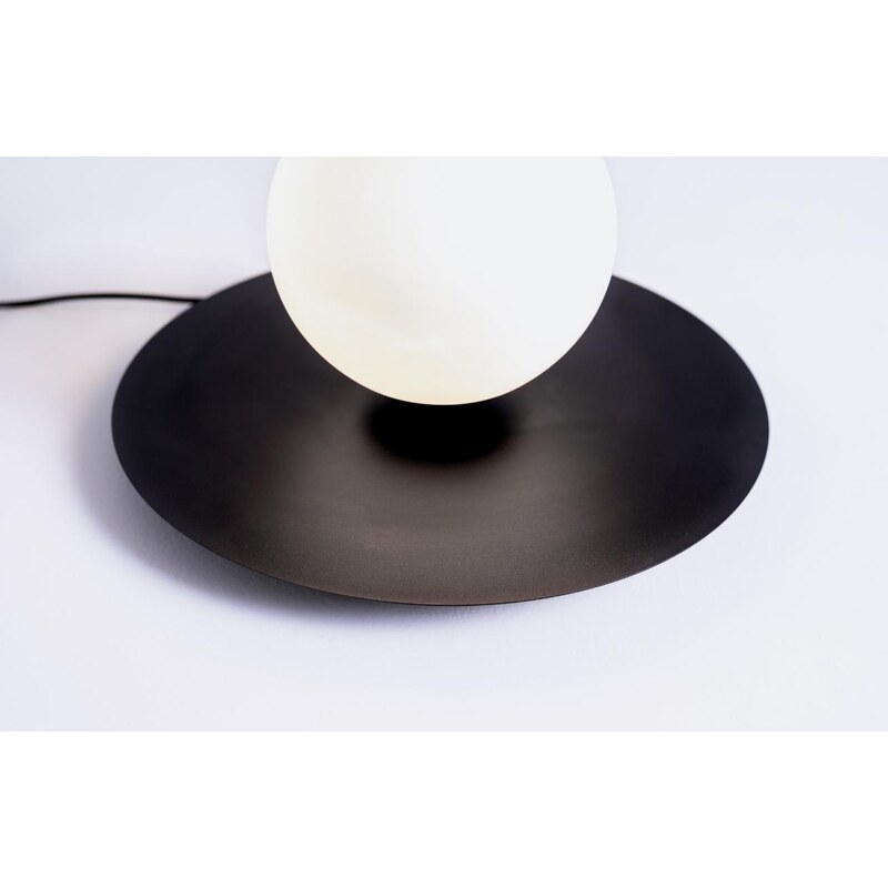 Nordic Design Černobílá skleněná stolní lampa Lyon M