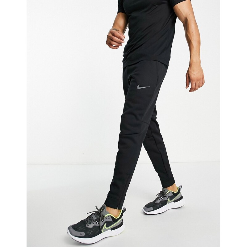 Nike Training Nike Pro Training Therma-FIT Sphere joggers in