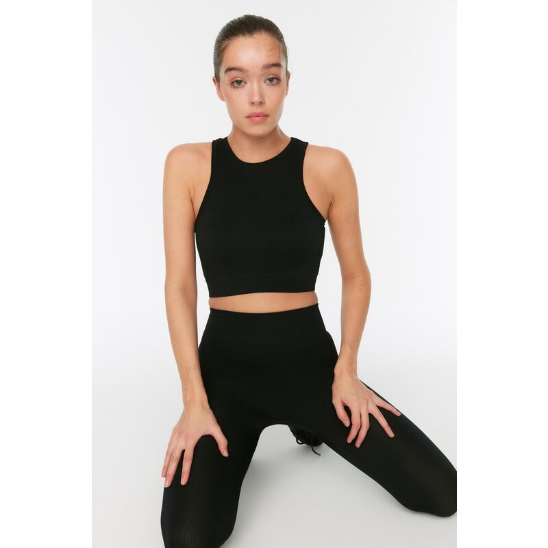 Trendyol Black Seamless/Seamless Lightly Supported/Shaping Knitted Sports Bra