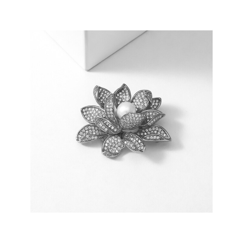 Éternelle Brož s perlou a zirkony Lotus White - lotosový květ 63553236