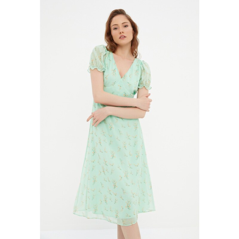 Trendyol Zelené dekoltové tkané šaty s květinovým vzorem