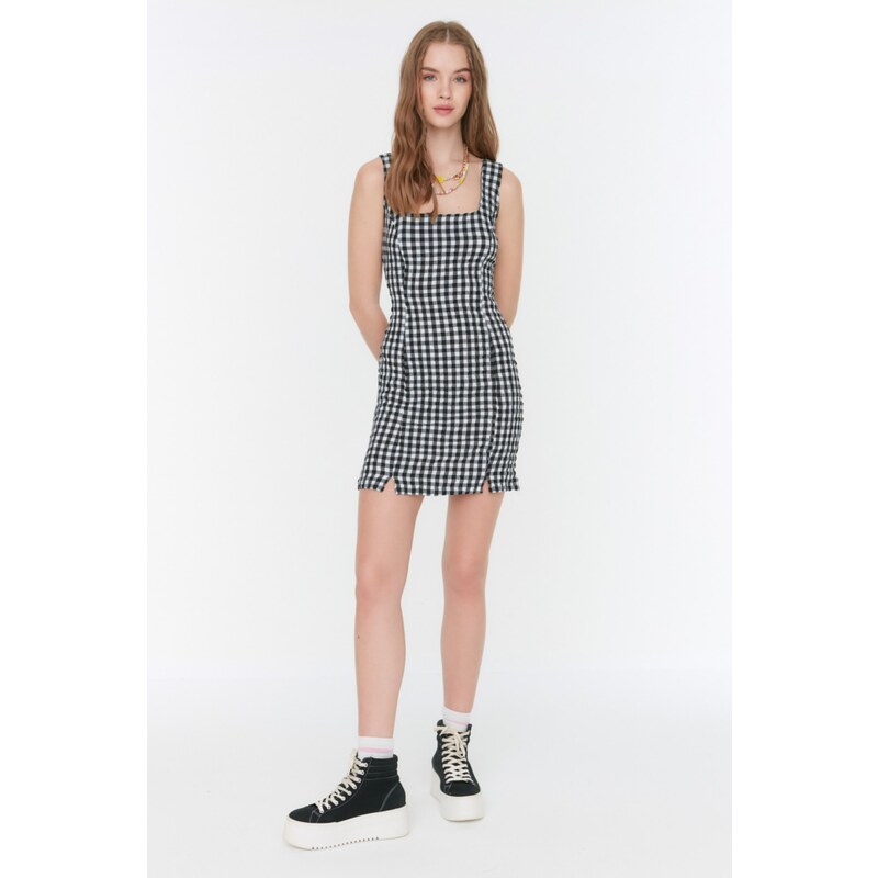 Trendyol Black Gingham Super Mini tkané šaty