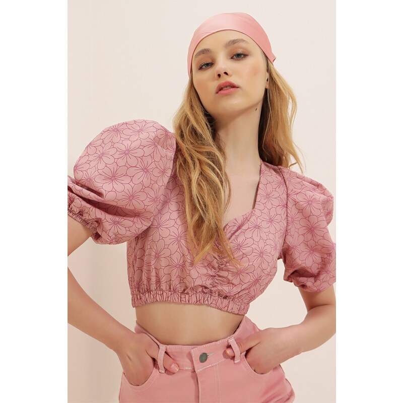 Trend Alaçatı Stili Women's Powder Pink Kiss Collar Pleated Princess Sleeves Floral Pattern Crop Woven Blouse