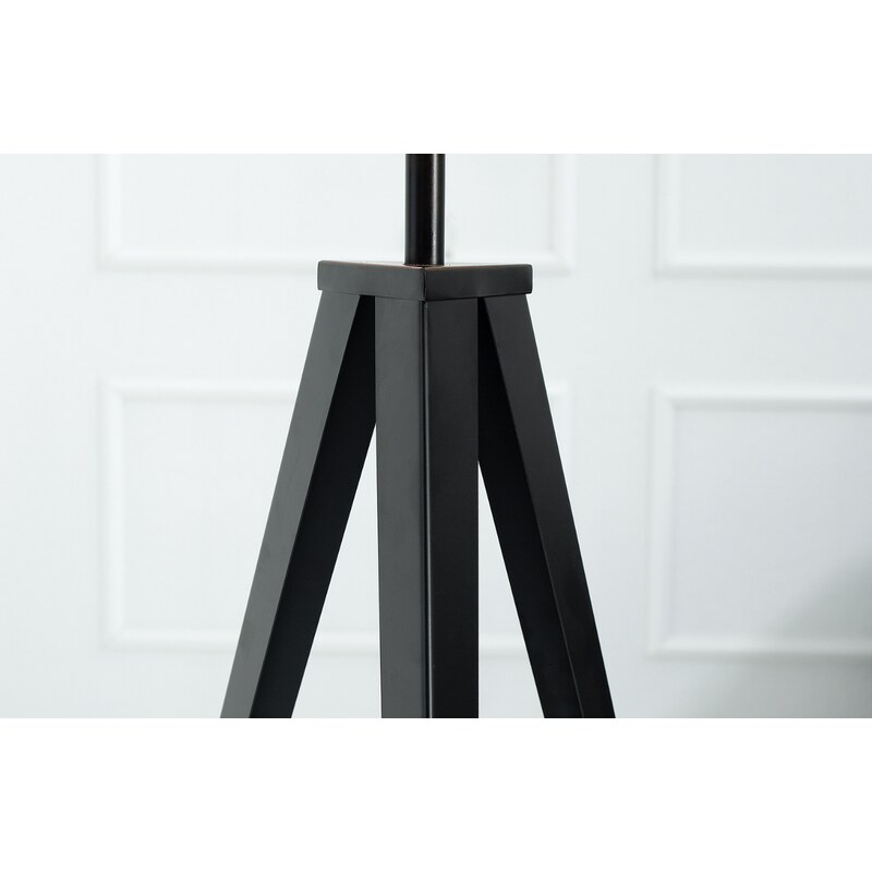 Moebel Living Černá kovová stojací lampa Trok 142 cm