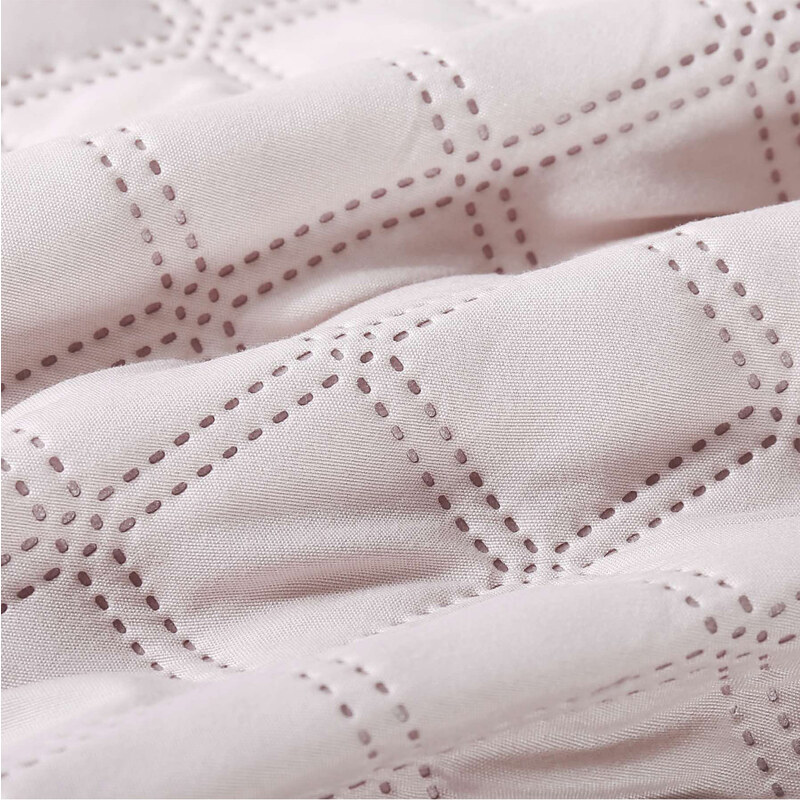 Edoti Quilted bedspread Pompoo A735