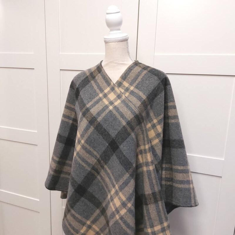 Ruana / pončo z jehněčí vlny Grey Beige Check - John Hanly