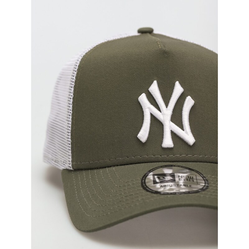 New Era League Essential 9Forty Trucker New York Yankees (green)zelená