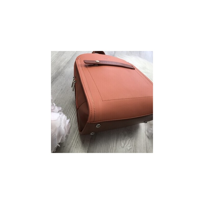 Dámský batoh v korálové barvě DAVID JONES X743