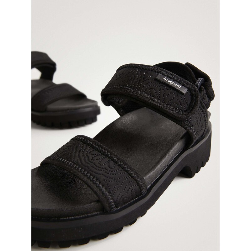 Černé dámské sandály Desigual Track Sandal - Dámské