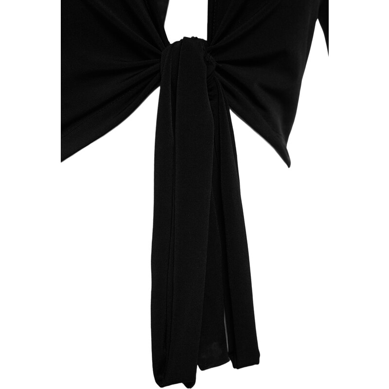 Trendyol Black Tie Detail Vypasovaná Crop Dvouřadá viskózová strečová pletená halenka