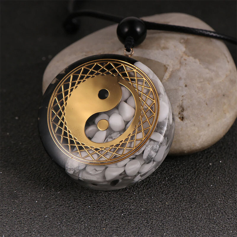 BudNej Amulet ŽIVOTNÍ SÍLA a ROVNOVÁHA z howlitu a turmalínu MN6021 69776429