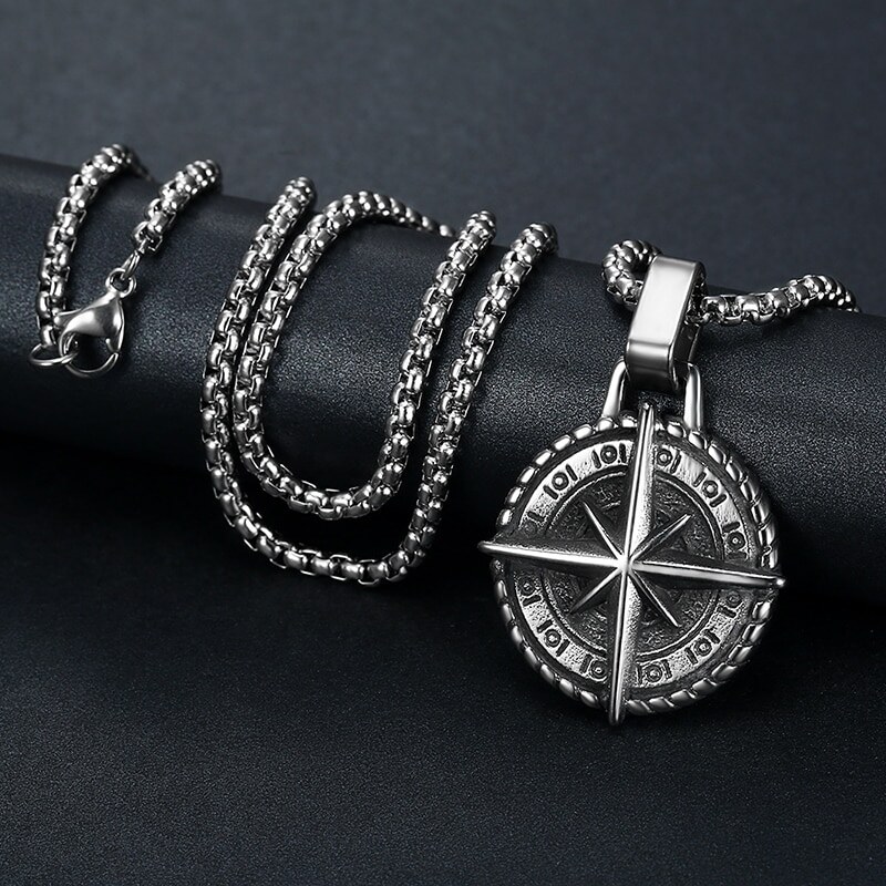 Daniel Dawson Ocelový náhrdelník s medailonem větrná růžice, kompas