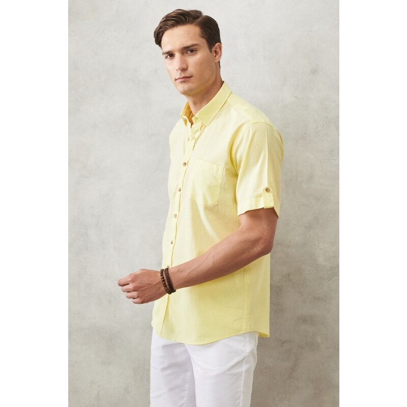 AC&Co / Altınyıldız Classics Men's Light Yellow Comfort Fit Comfy Cut Buttoned Collar Linen-Looking 100% Cotton Short Sleeve Shirt.