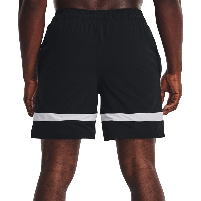 Šortky Under Armour UA BASELINE WOVEN 7'' SHORT-BLK 1370224-002