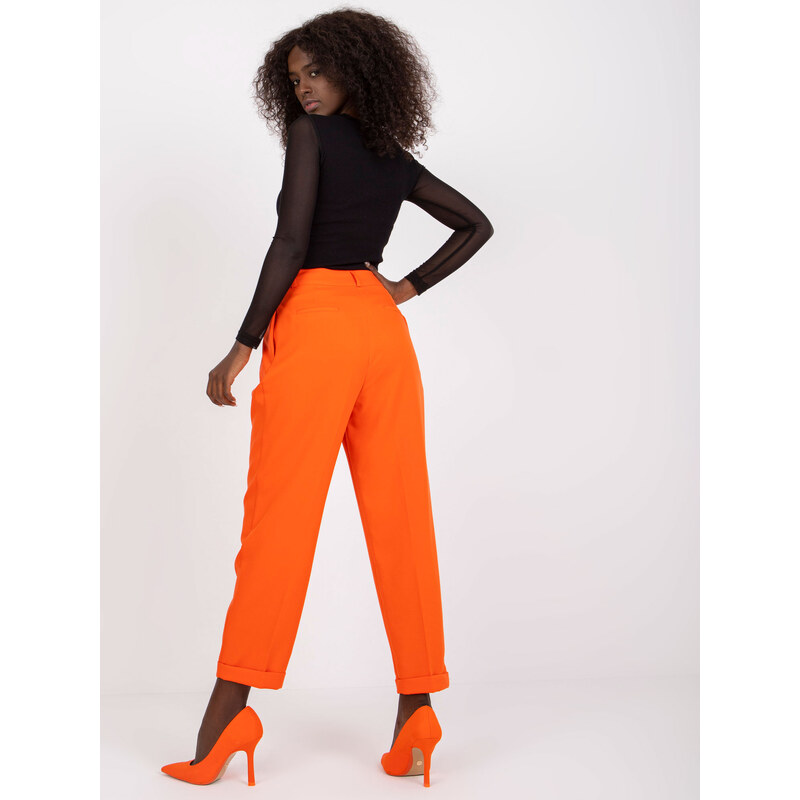 Fashionhunters Oranžové látkové kalhoty s rovnými nohavicemi RUE PARIS