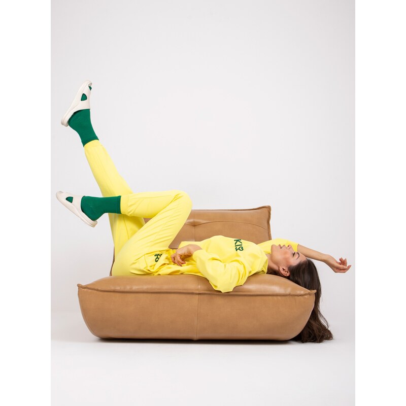 Fashionhunters Žlutá dvoudílná mikina s výšivkou