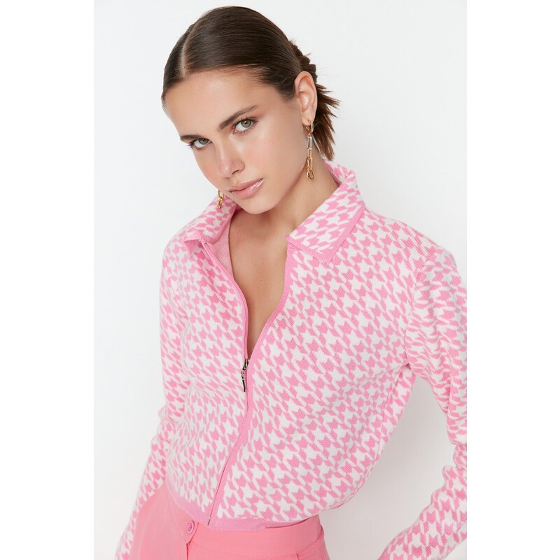 Trendyol růžový límec s detailním pleteným svetrem