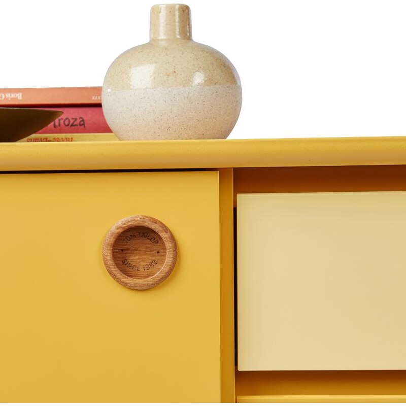 Hořčicově žlutá lakovaná komoda Tom Tailor Color Box 114 x 44 cm