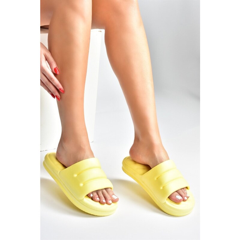 Fox Shoes Yellow Women's Casual/beach Slippers