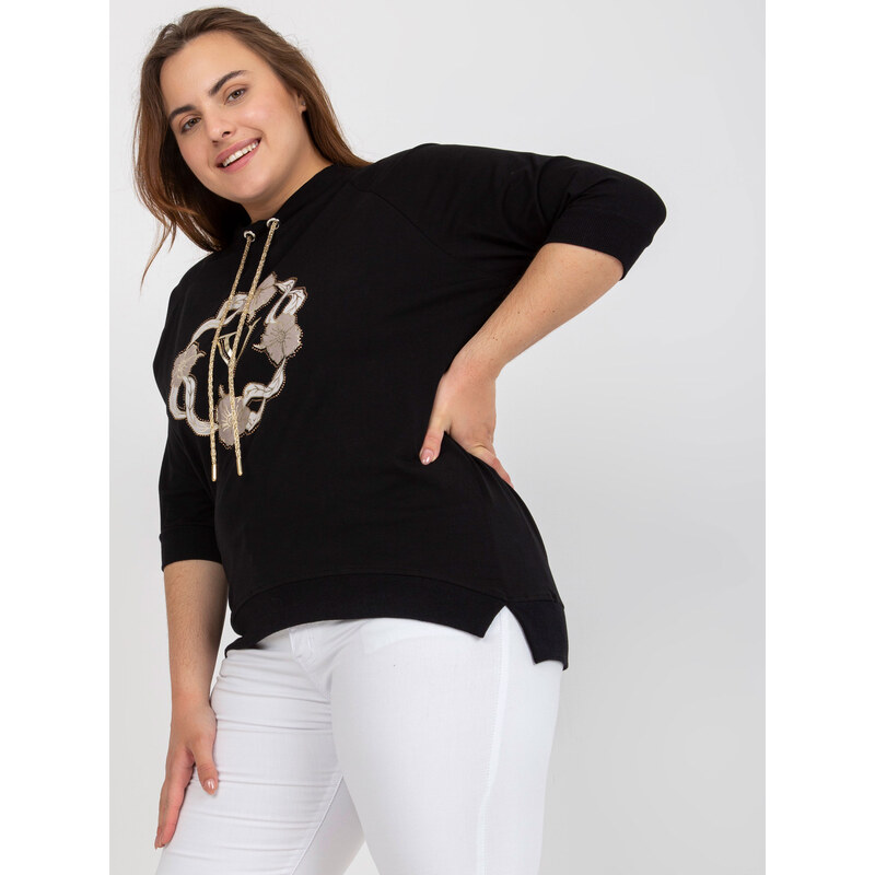 Fashionhunters Černá dámská halenka plus size s 3/4 rukávem