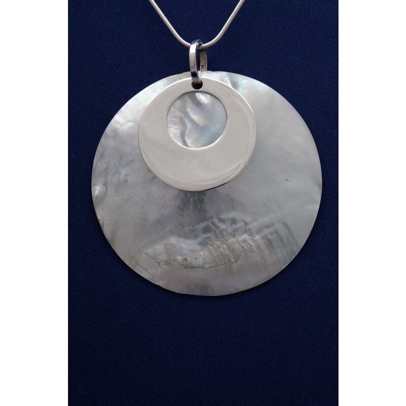 Stříbrný přívěsek s perletí PVB016