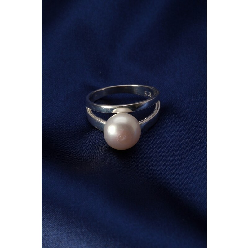Stříbrný prsten s perlou PP007