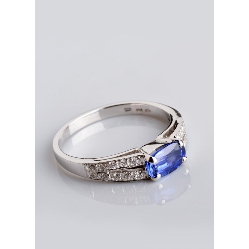 Zlatý prsten s modrým safírem a diamanty PZ001