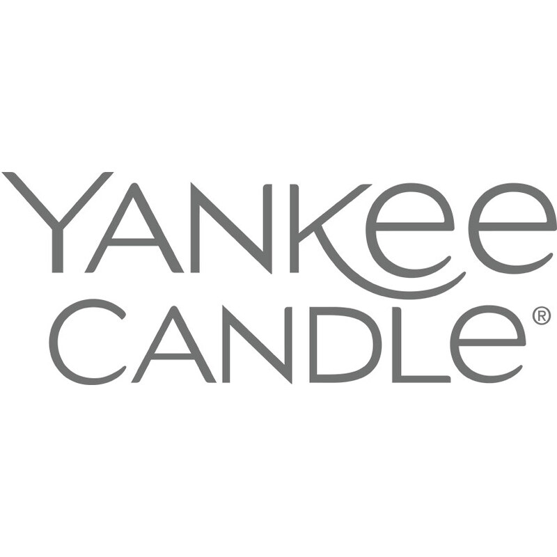 Yankee Candle – Signature svíčka Fresh Cut Roses (Čerstvě nařezané růže)