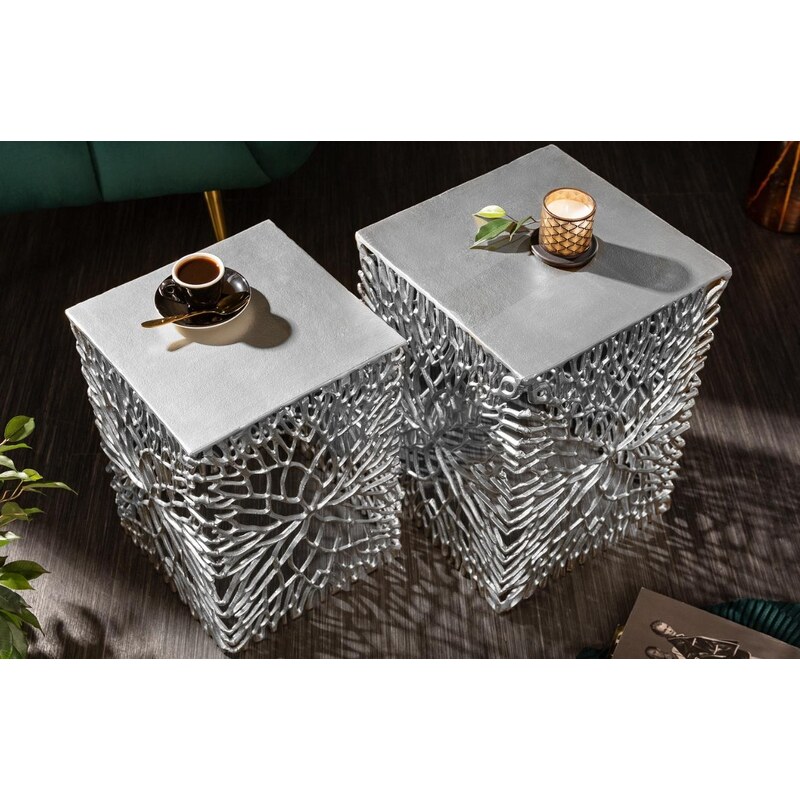 Moebel Living Set dvou stříbrných kovových odkládacích stolků Wiktor 47/42 cm