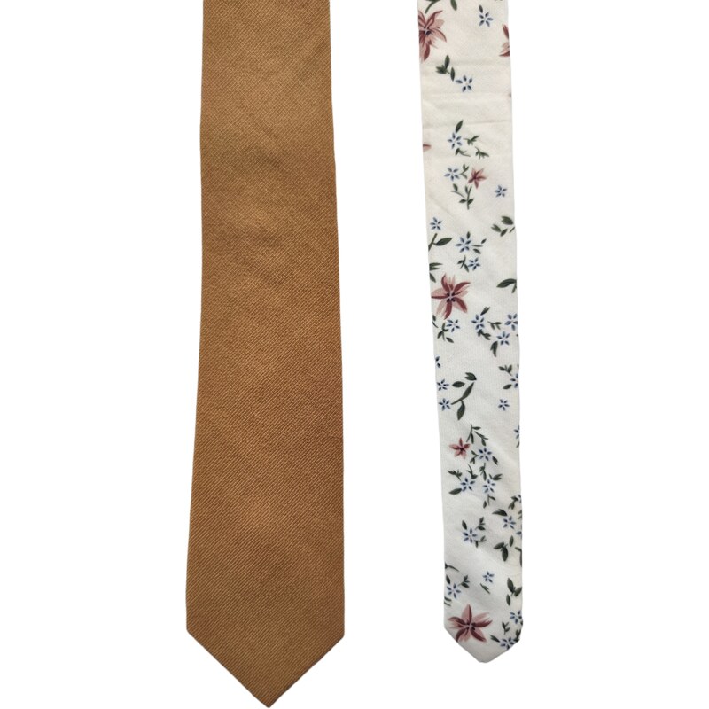 Obleč oblek Hnědá pánská kravata s květinovým podkladem