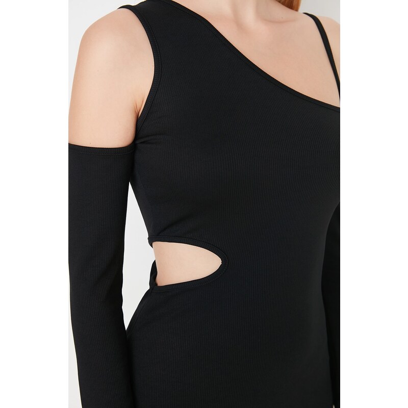 Trendyol černé pletené večerní šaty s detailem výřezu v pase