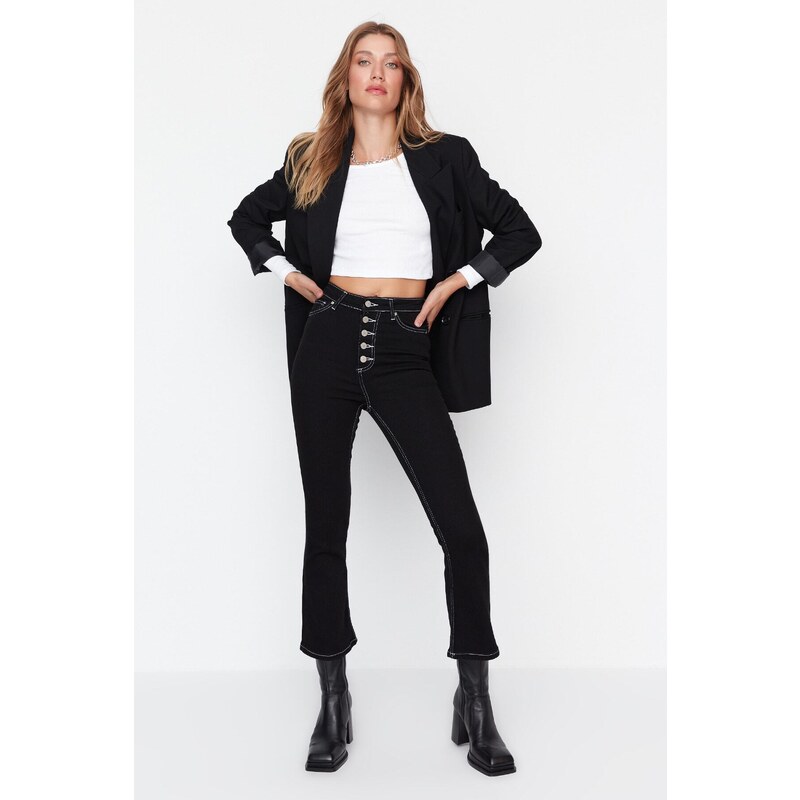 Trendyol Černé přední knoflíky s vysokým pasem Crop Flare Jeans 107054247