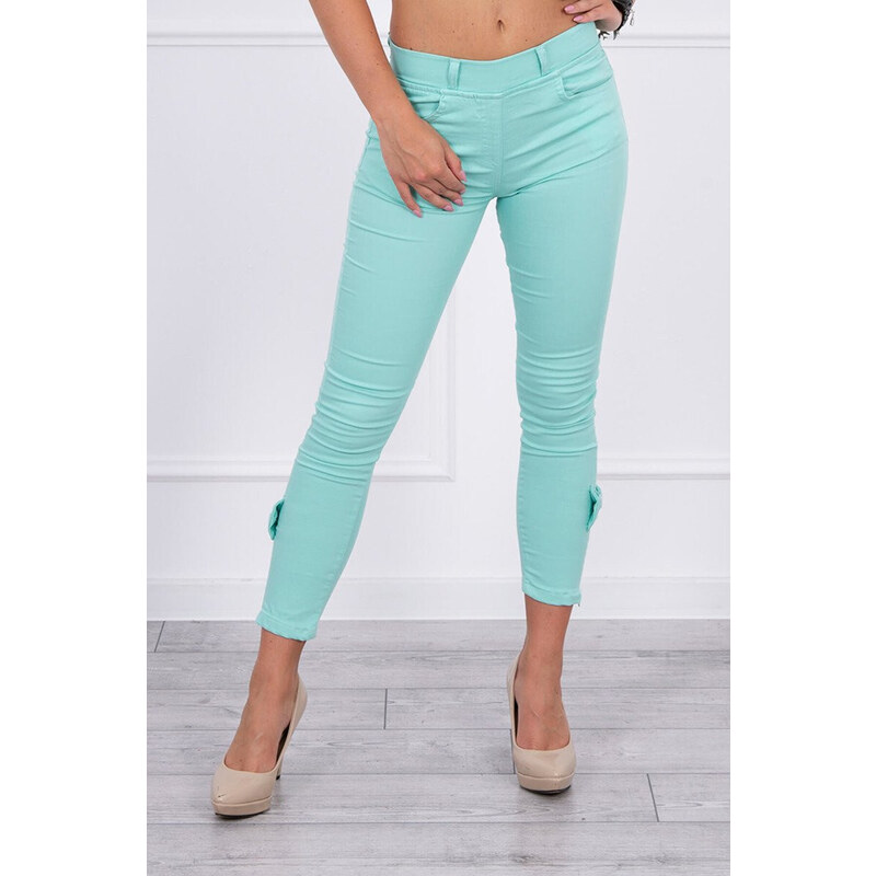 K-Fashion Barevné džínové kalhoty s mátovou mašlí