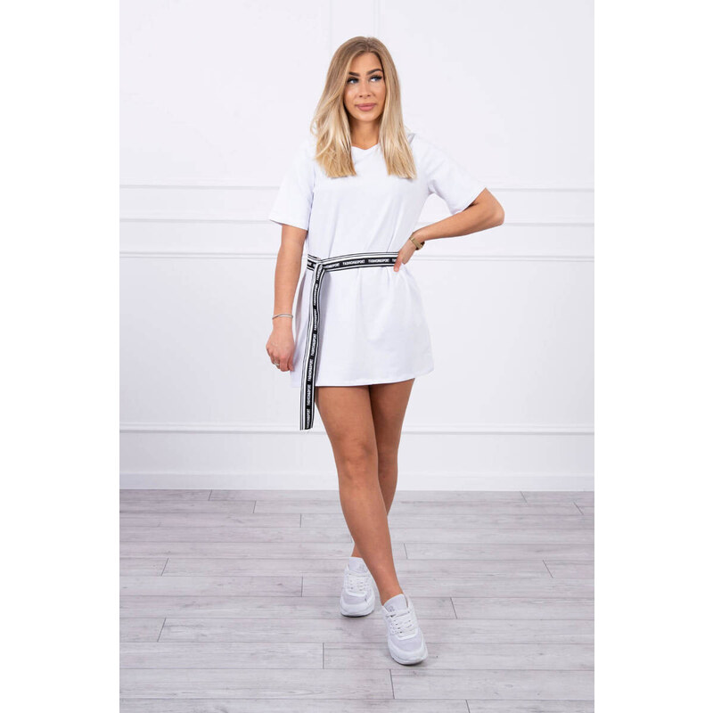 K-Fashion Šaty s ozdobným páskem bílé