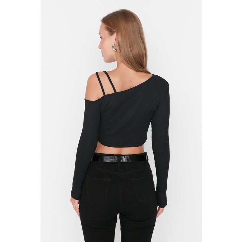 Trendyol Black Fitted Crop With Accessory Detail Piping, Flexible Knitted Blouse with Crop