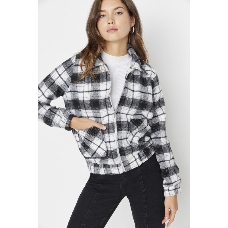 Trendyol Black Plaid Bomber Cachet Coat