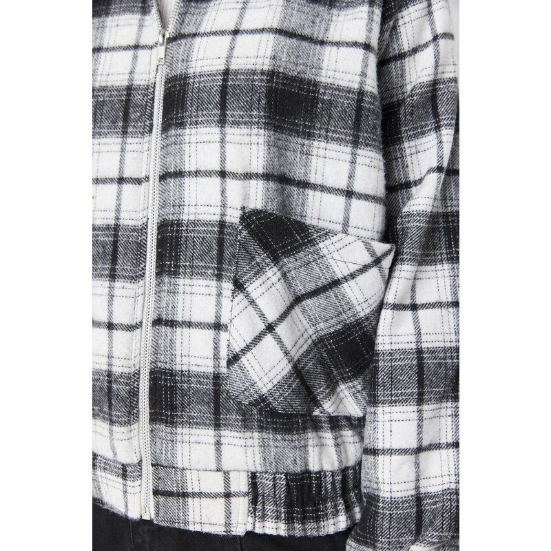 Trendyol Black Plaid Bomber Cachet Coat