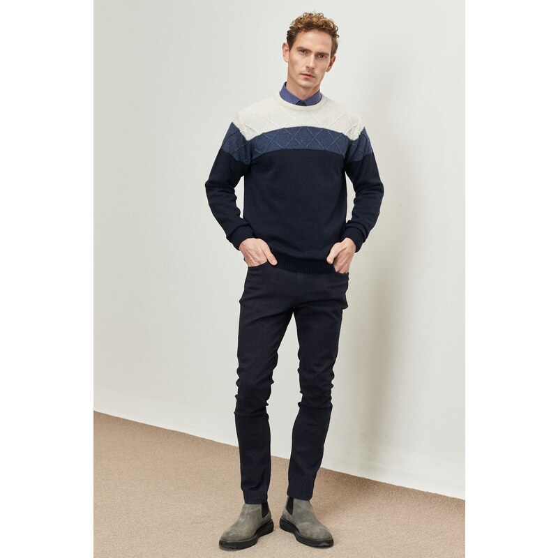 AC&Co / Altınyıldız Classics Men's Ecru-navy Standard Fit Regular Cut Crew Neck Colorblock Patterned Knitwear Sweater