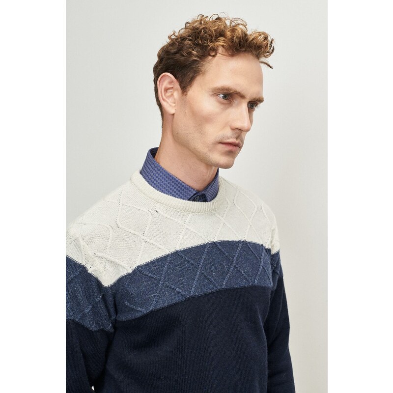 AC&Co / Altınyıldız Classics Men's Ecru-navy Standard Fit Regular Cut Crew Neck Colorblock Patterned Knitwear Sweater